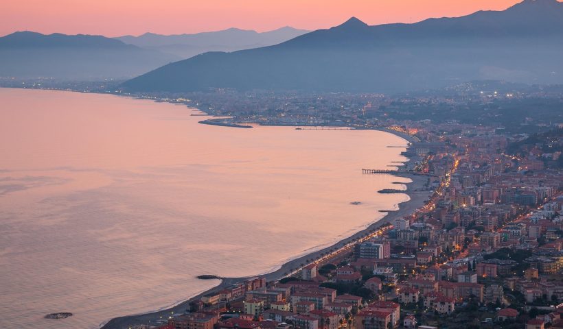 Les 7 Meilleures Villes Côtières Régionales au Bord des Falaises le Long de la Méditerranée