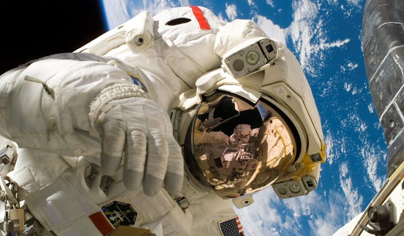 Les 8 Meilleurs Mémoires sur l'Exploration Spatiale Écrits par des Astronautes
