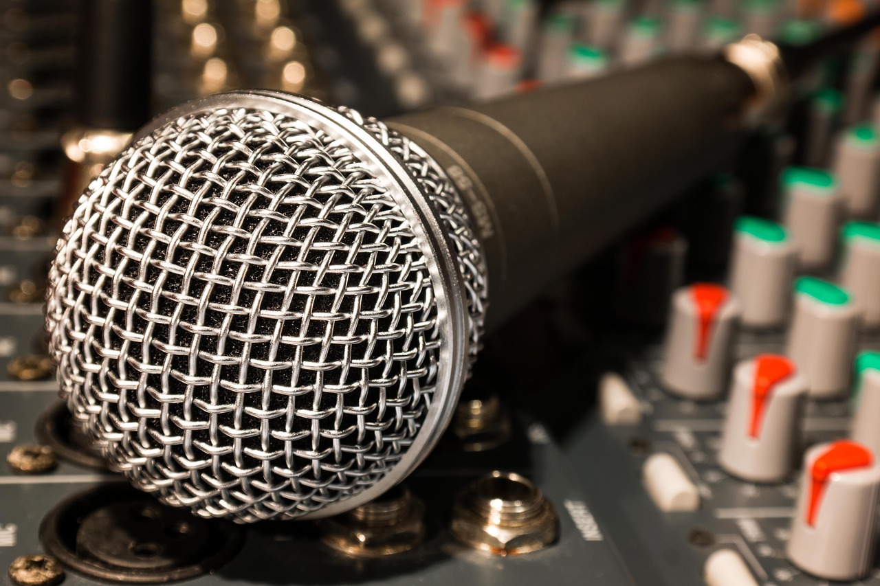 Top 7 Raccourcis d’Assistant Vocal pour un Contrôle Média Instantané